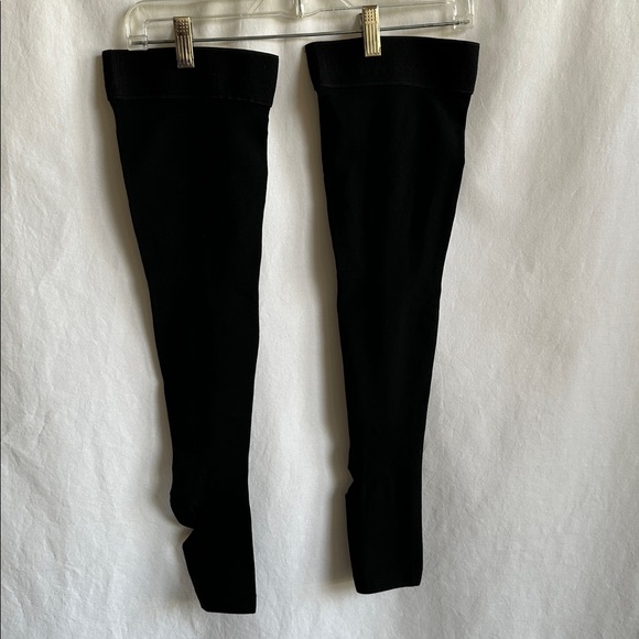 Black thigh-high 20–30 mmHg open toe compression stockings, size M - Picture 2 of 5